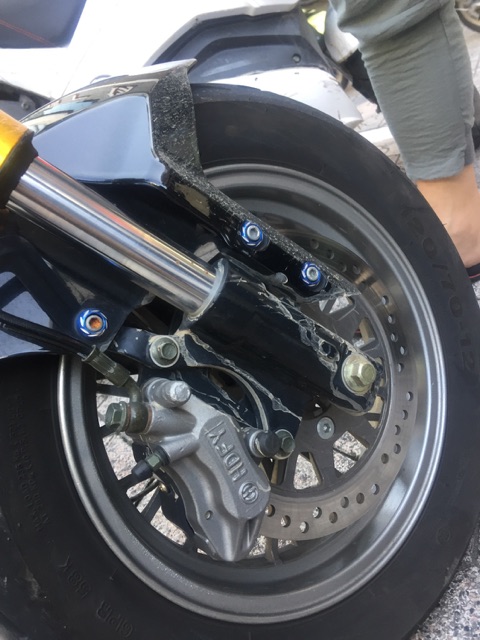 转让小怪兽摩托车一辆,150排量五档隆鑫发动机