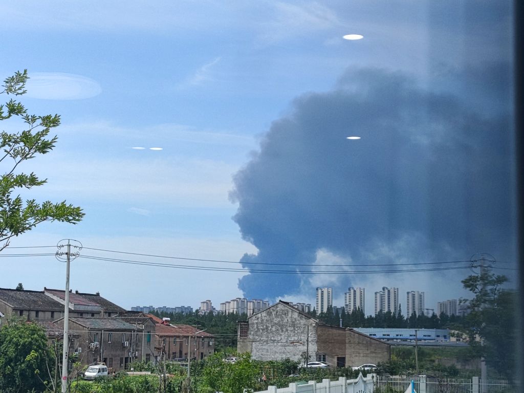 常州一关停企业发生火灾事故,现场浓烟滚滚|龙城茶座-化龙巷