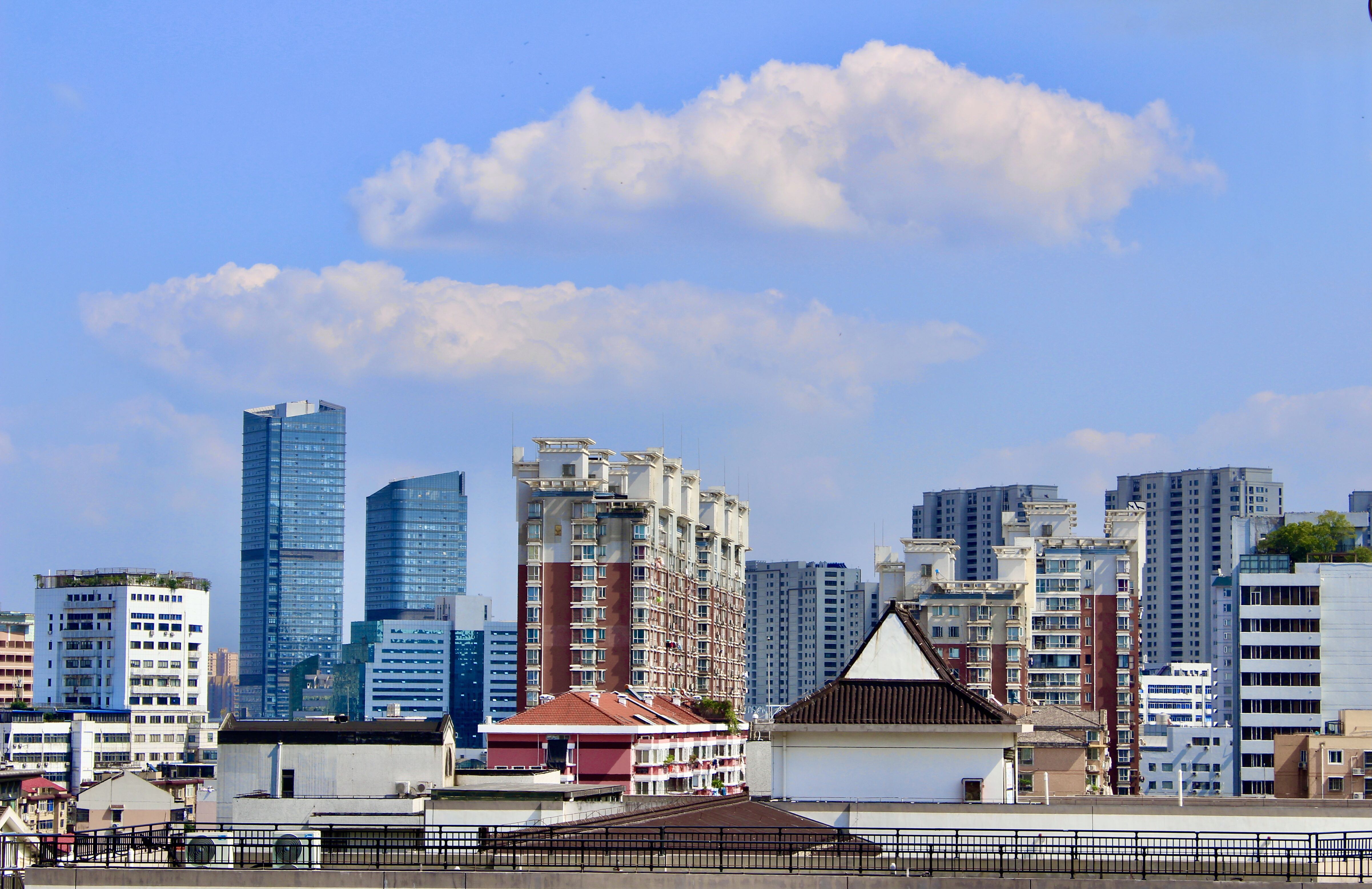 常州好晴景蓝天白云秀摄于常州城区