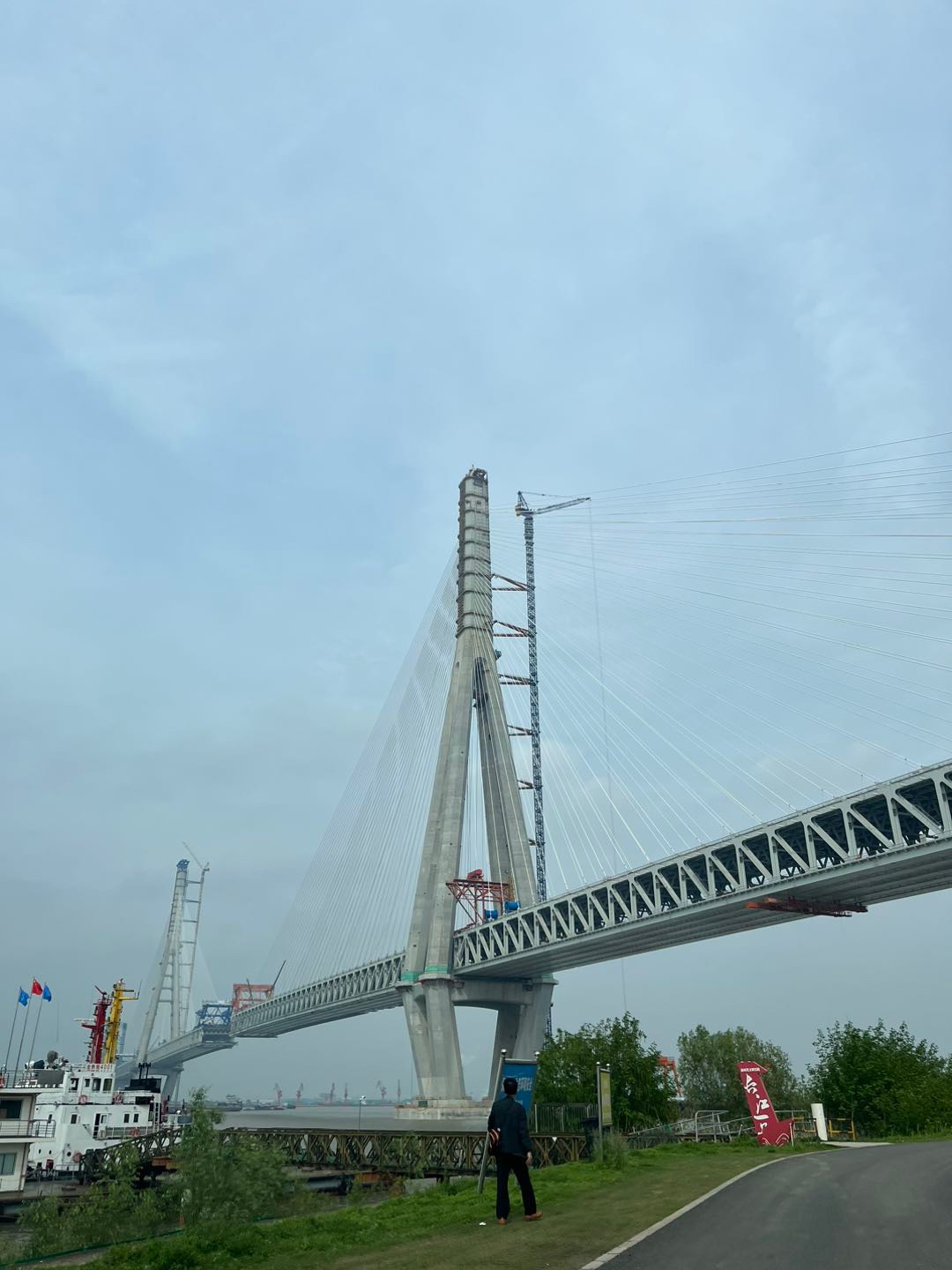 常泰大桥—-全世界跨度最大的斜拉桥,即将合拢,多角度来看一看