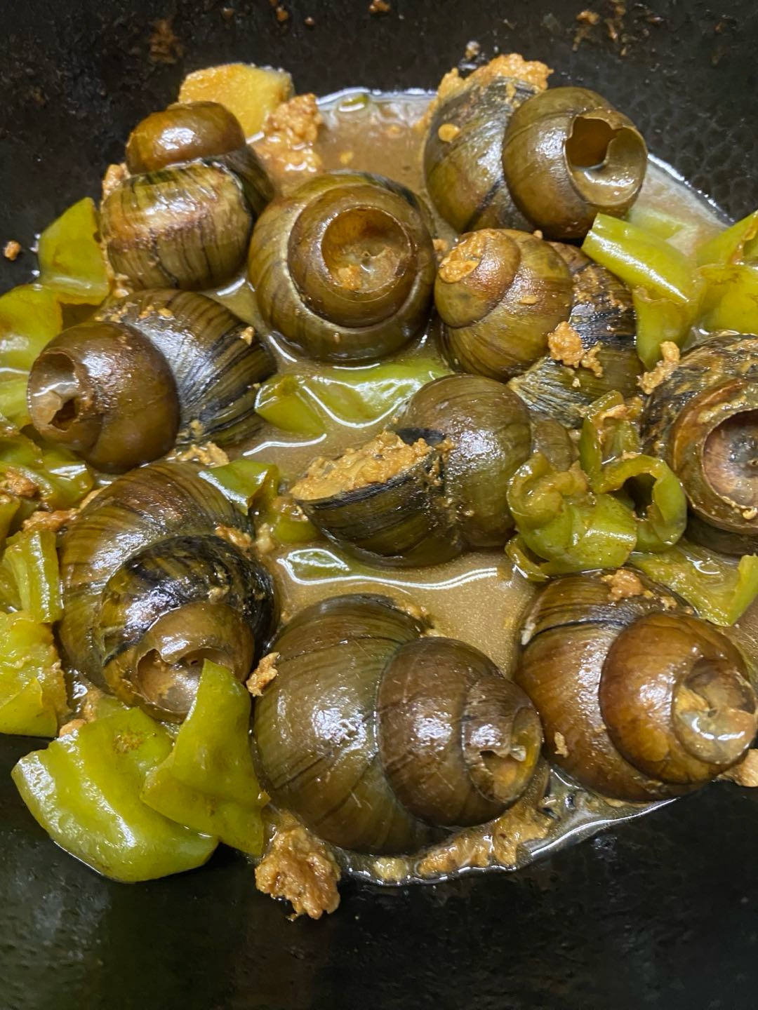 今天做了一道田螺塞肉,美味!