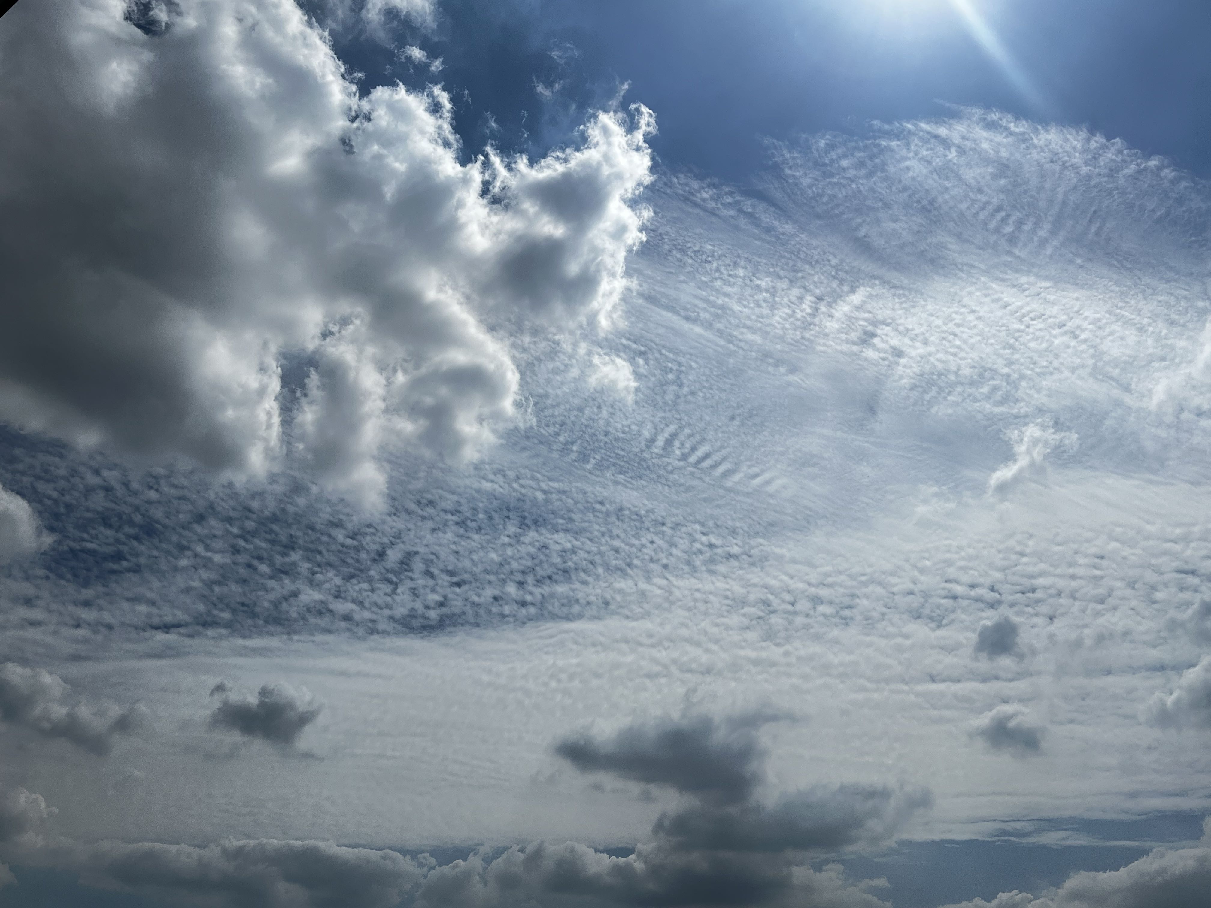 超强台风"桦加沙"让龙城天空云舒云卷,美丽绝伦