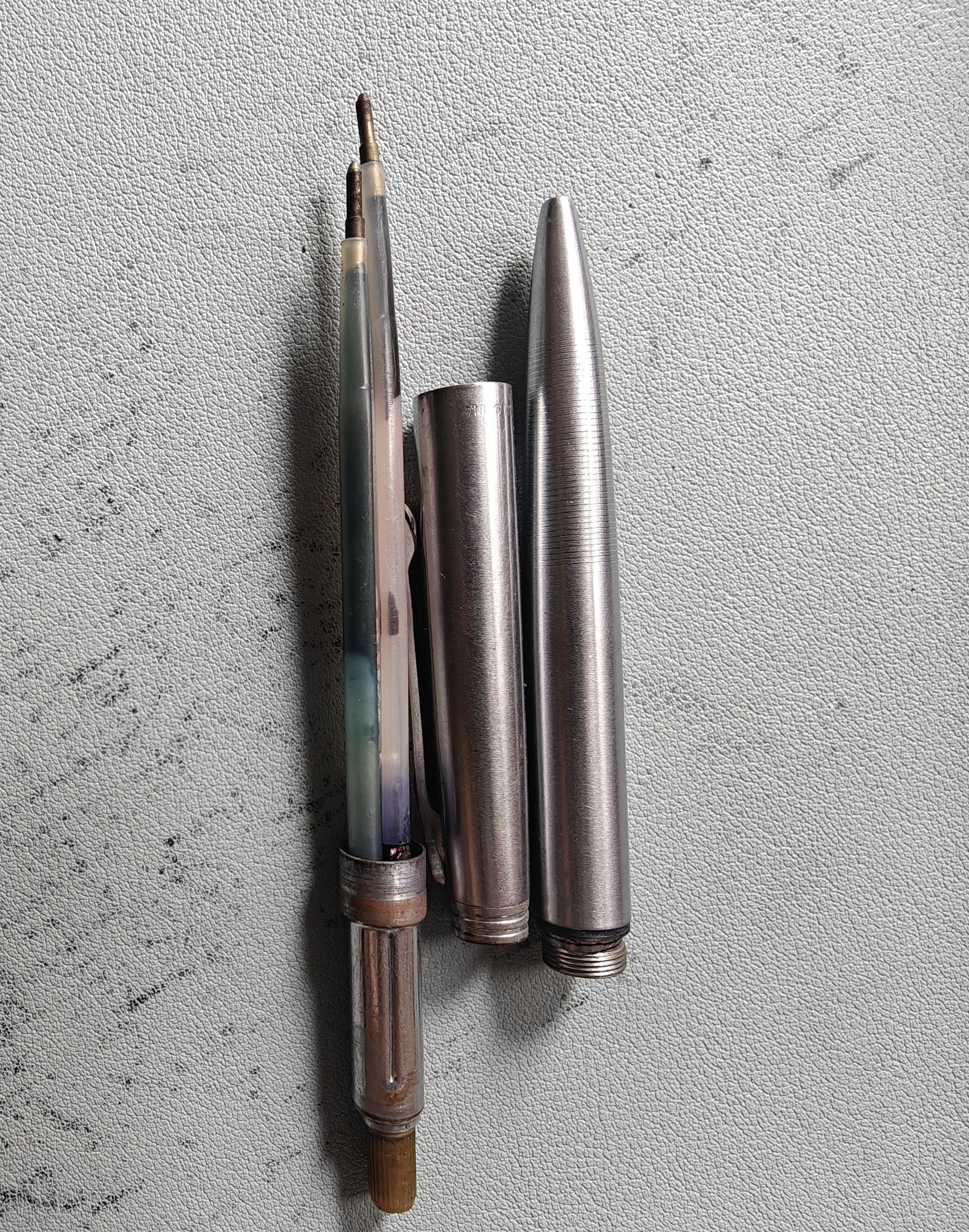 小时候的金属双色圆珠笔,少说也有30年了