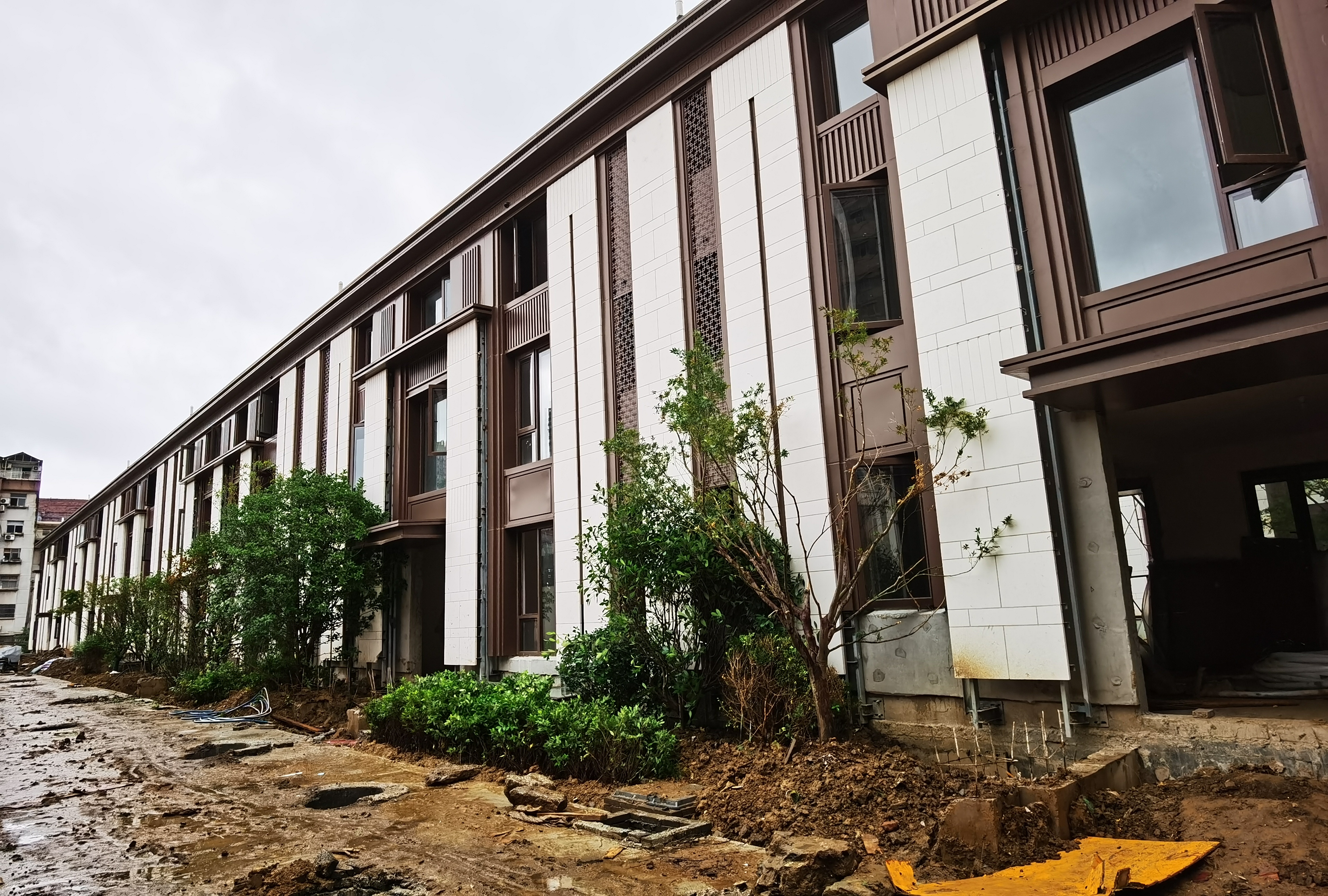 嘉宏风华系封面作业江左风华应该快收房了拭目以待吧